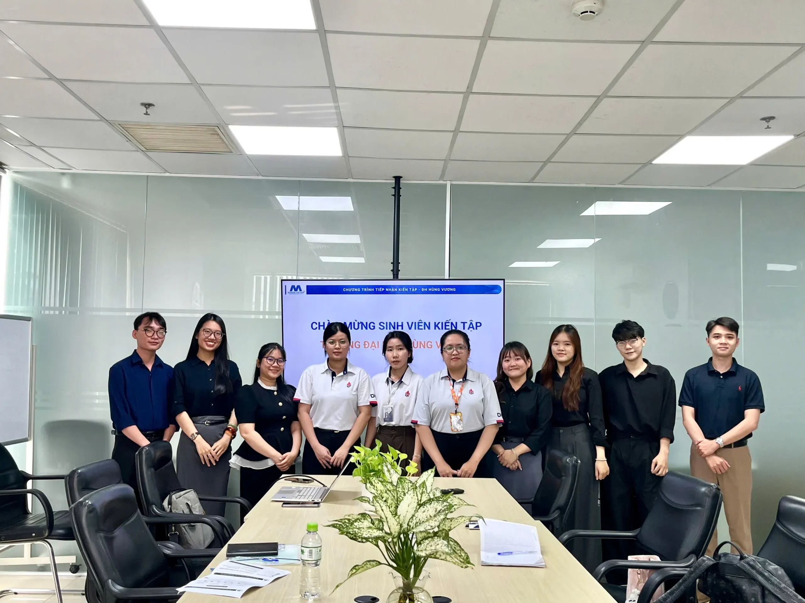 Chương trình kiến tập giữa trường đại học hùng vương TP.HCM và Monday VIetNam