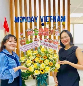 Ngập Tràn Sắc Hoa Và Cảm Xúc Trong Ngày Kỷ Niệm 11 Năm Thành Lập Monday Vietnam